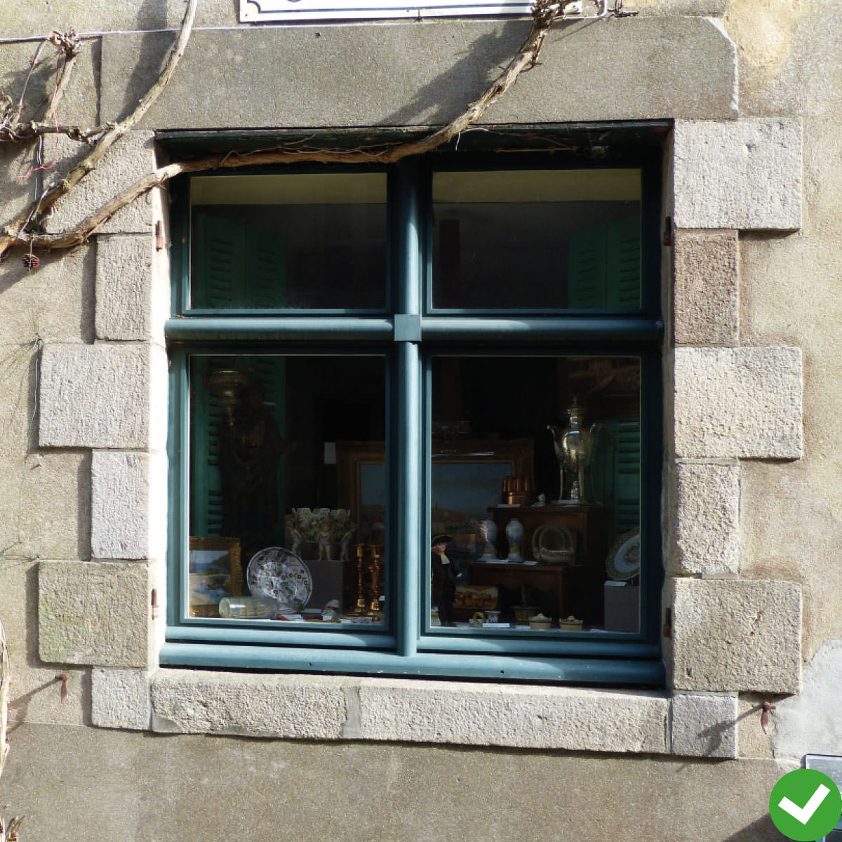 Des fenêtres contemporaines, anciennes ou traditionnelles qui s